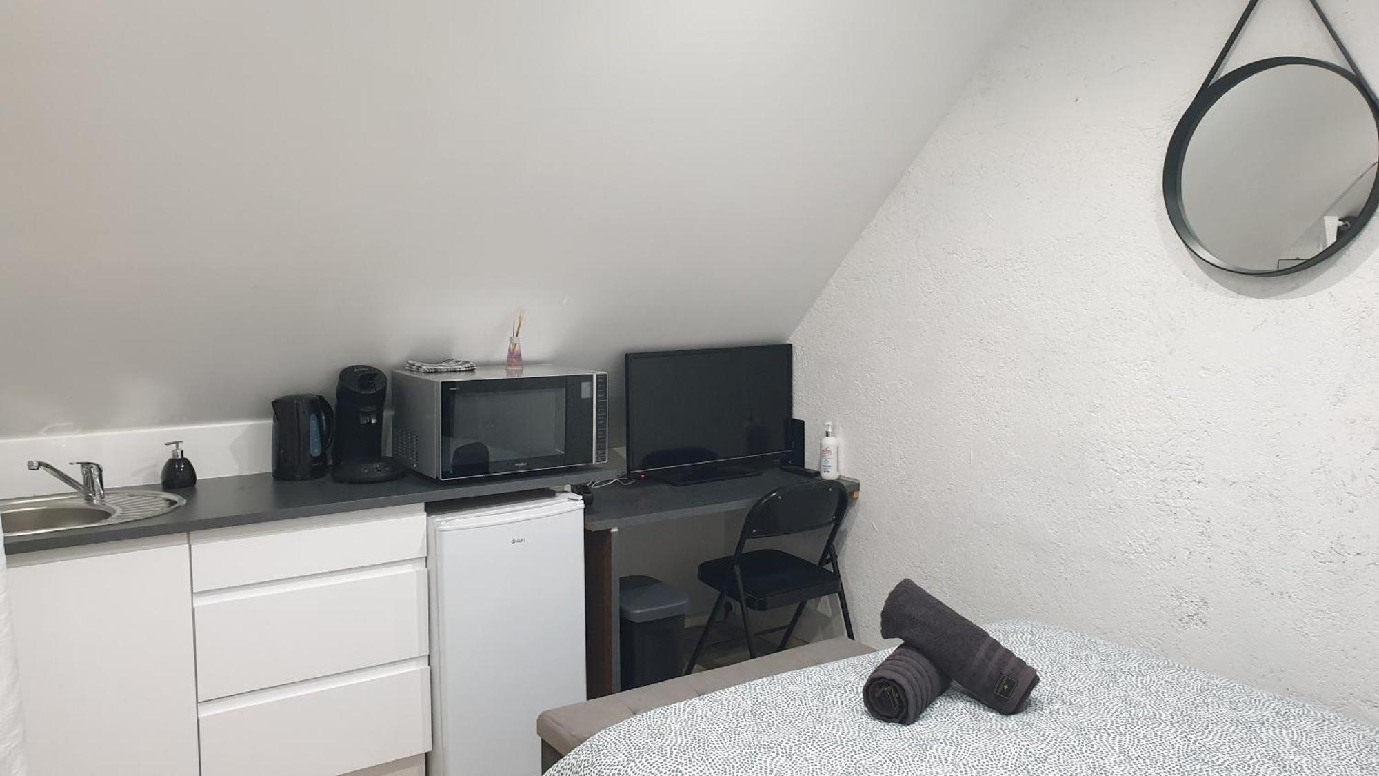 Au 36, Les Apparts Hotel Joigny Exteriör bild