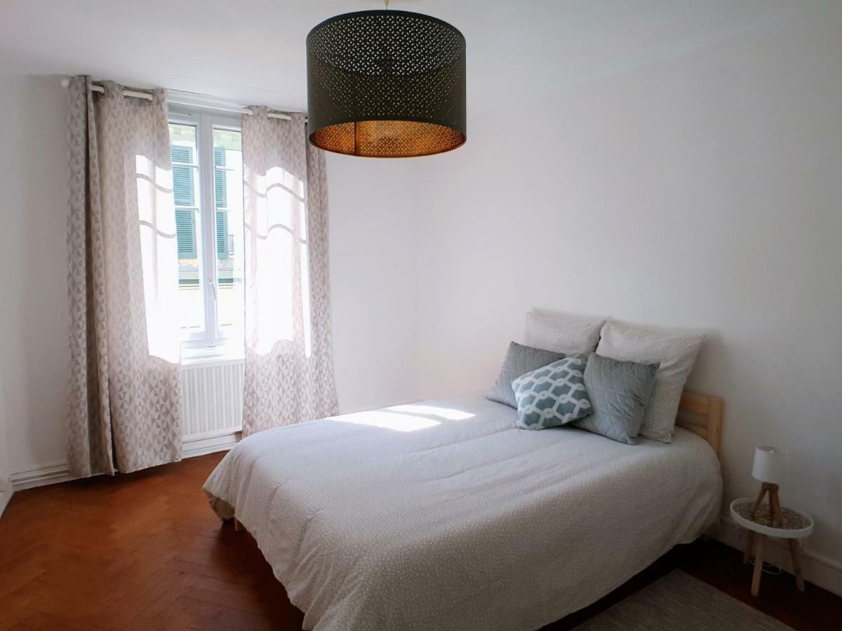 Au 36, Les Apparts Hotel Joigny Exteriör bild