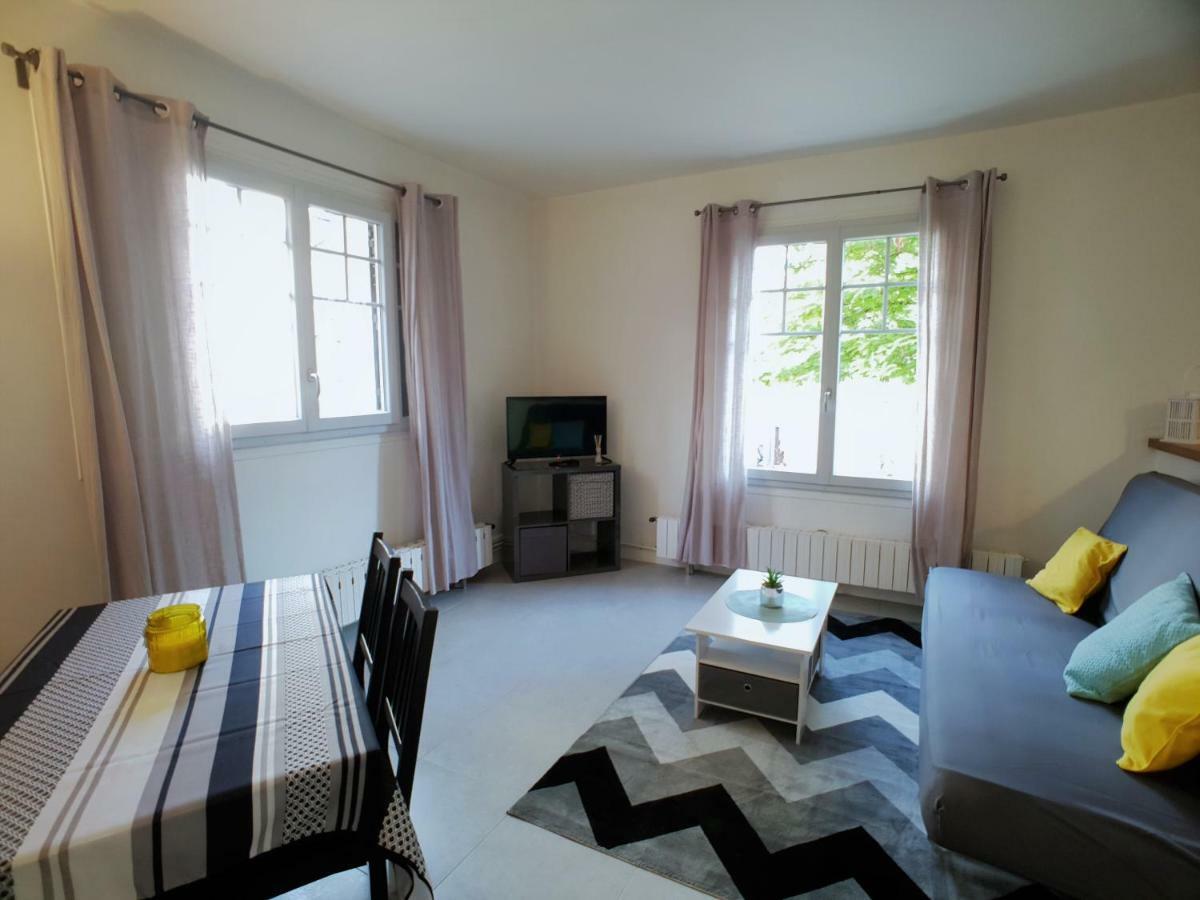 Au 36, Les Apparts Hotel Joigny Exteriör bild